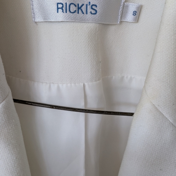 Ladies White Blazer - Picture 3 of 5